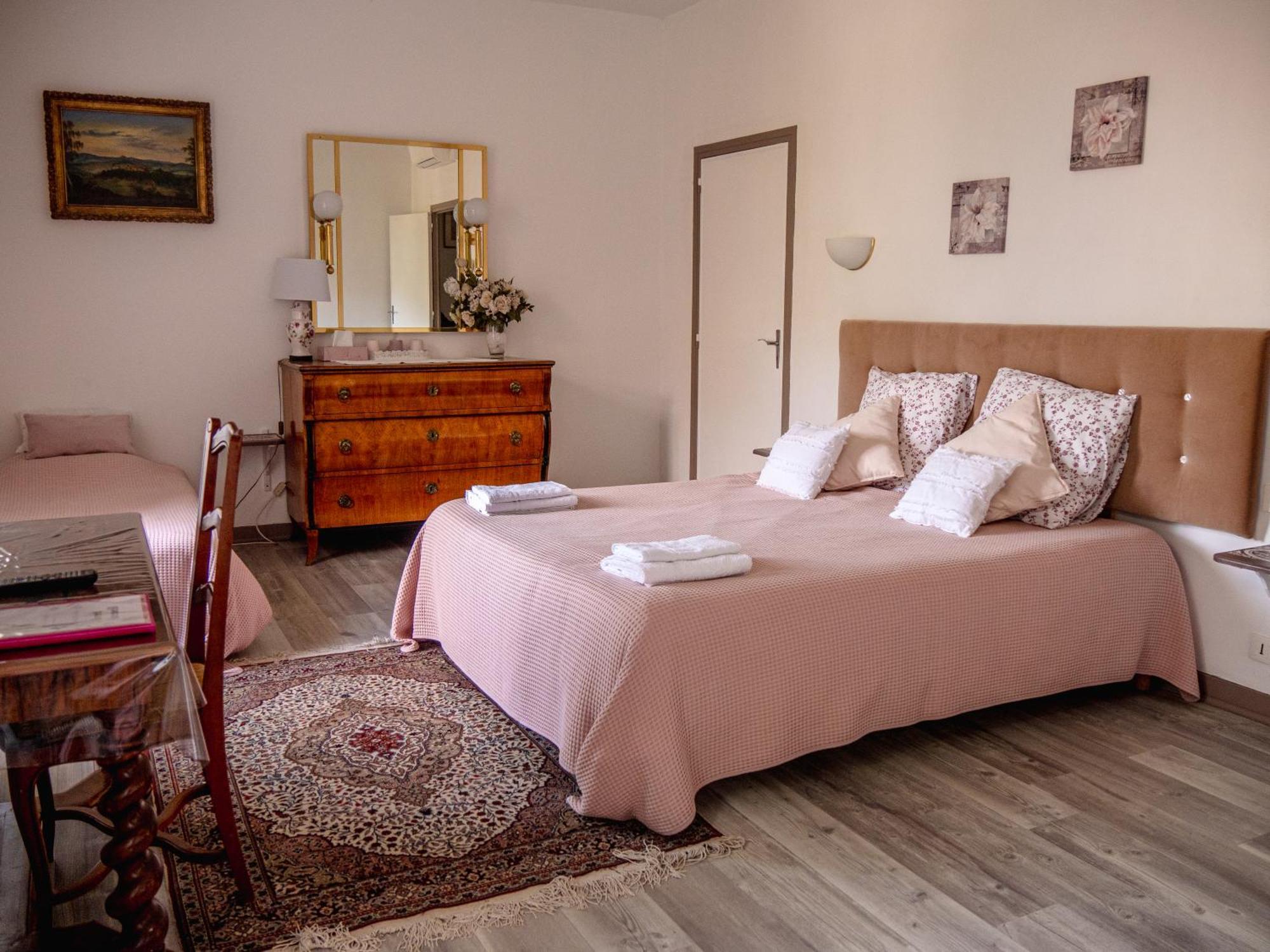 Domaine De Fontsauzine - Gites Et Chambre D'Hotes Genouille  ภายนอก รูปภาพ
