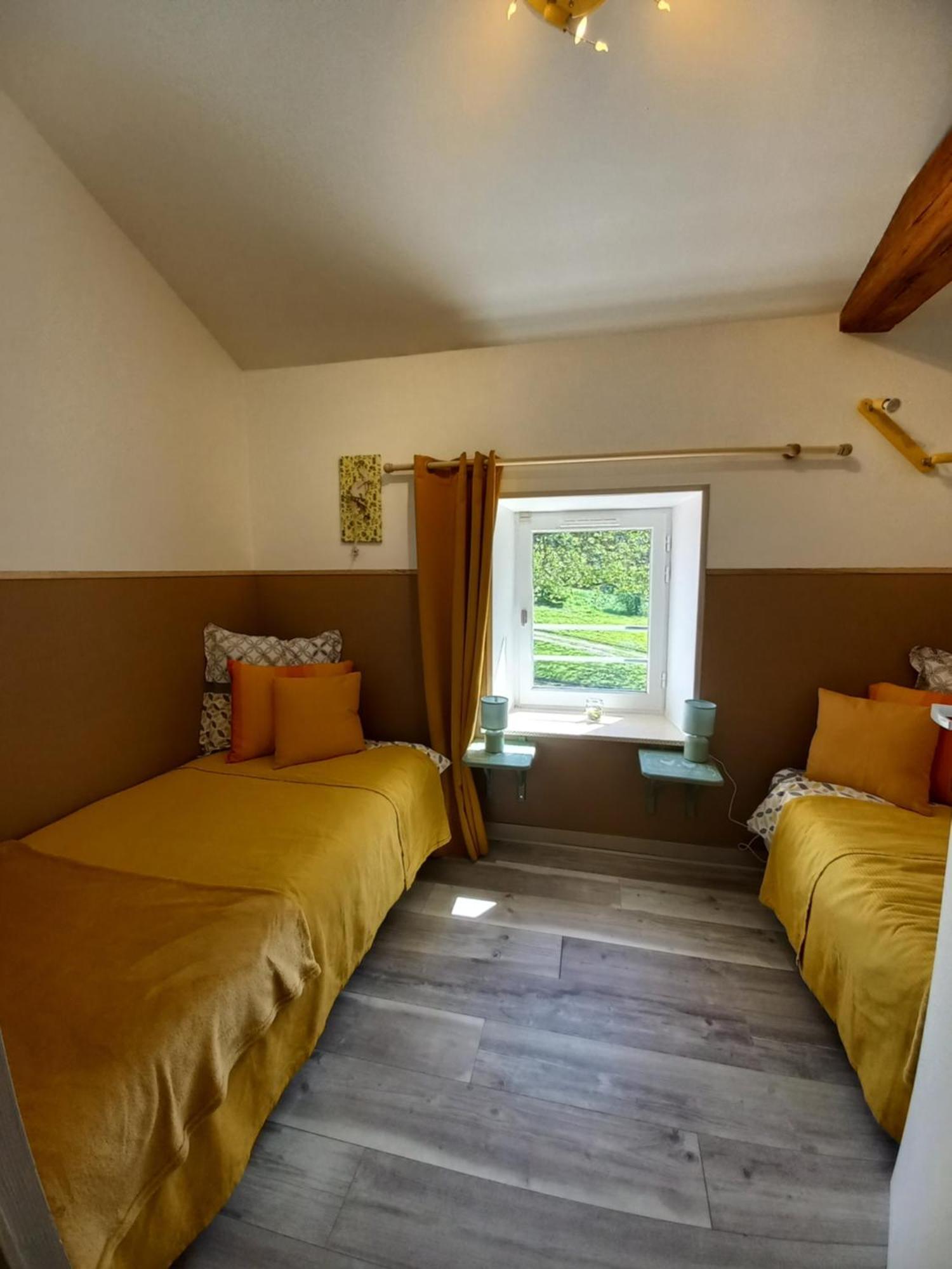 Domaine De Fontsauzine - Gites Et Chambre D'Hotes Genouille  ภายนอก รูปภาพ