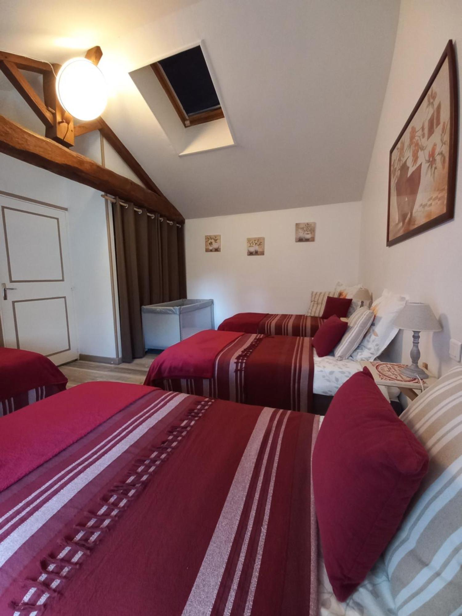Domaine De Fontsauzine - Gites Et Chambre D'Hotes Genouille  ภายนอก รูปภาพ