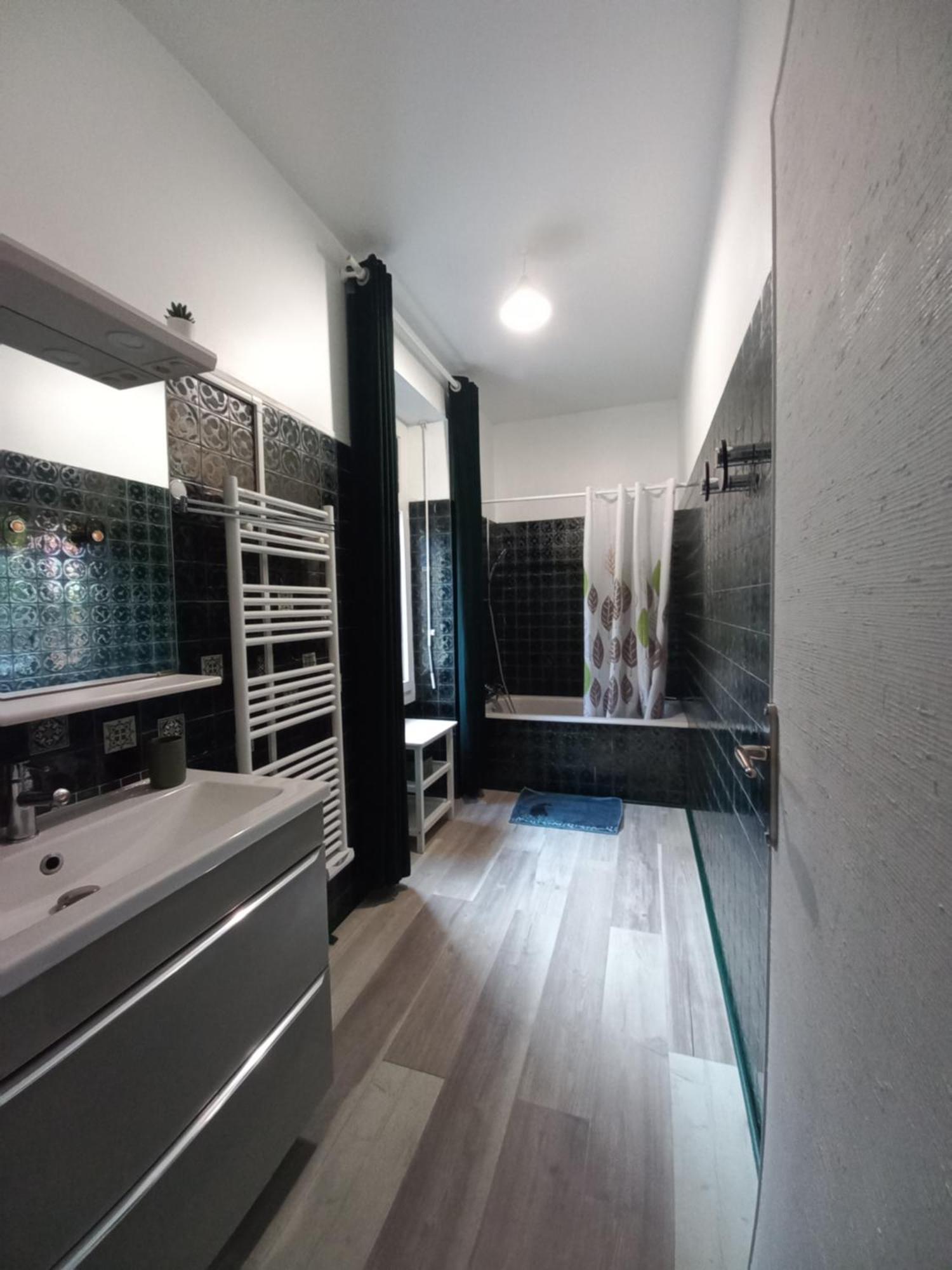Domaine De Fontsauzine - Gites Et Chambre D'Hotes Genouille  ภายนอก รูปภาพ