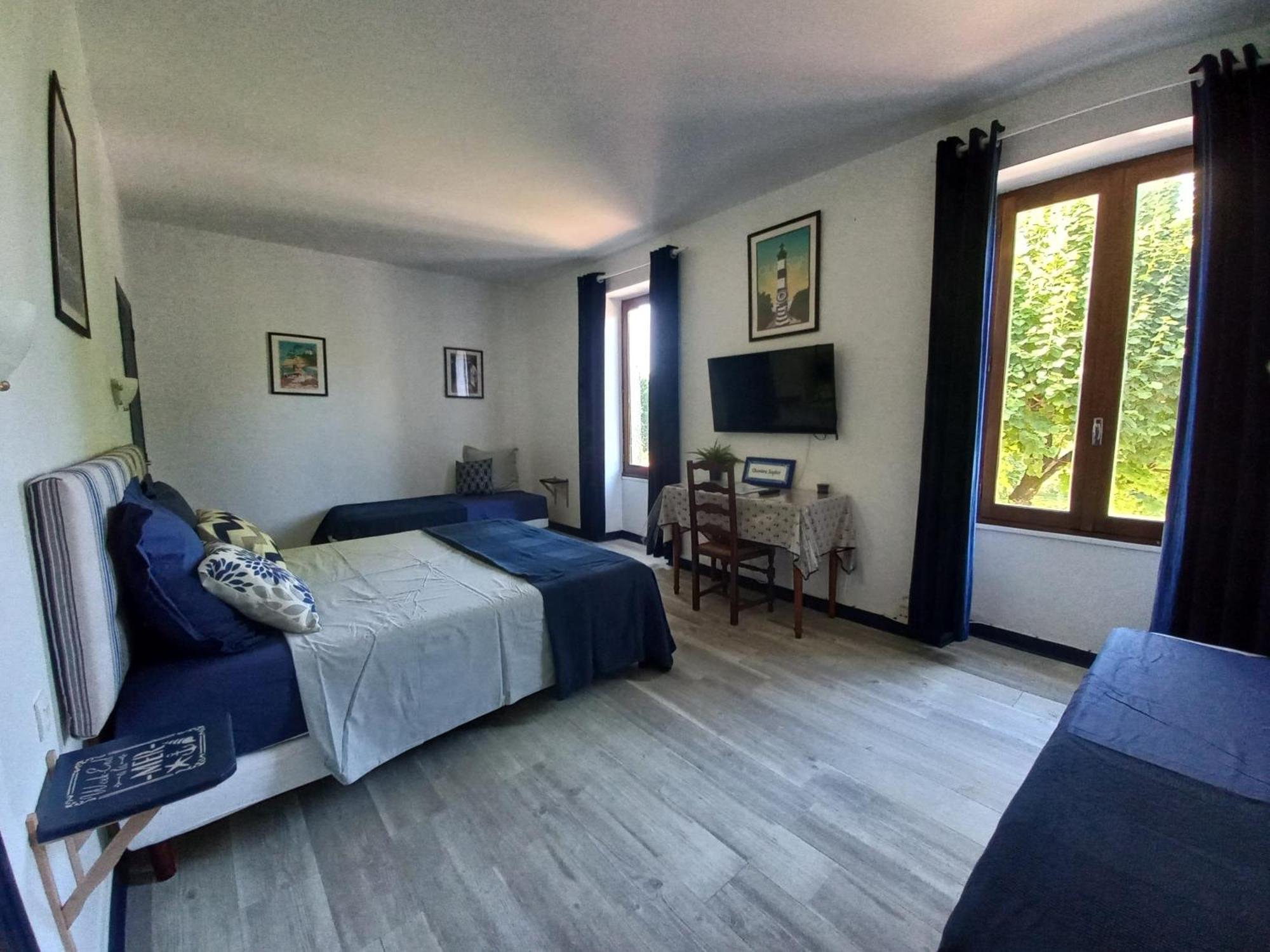 Domaine De Fontsauzine - Gites Et Chambre D'Hotes Genouille  ภายนอก รูปภาพ