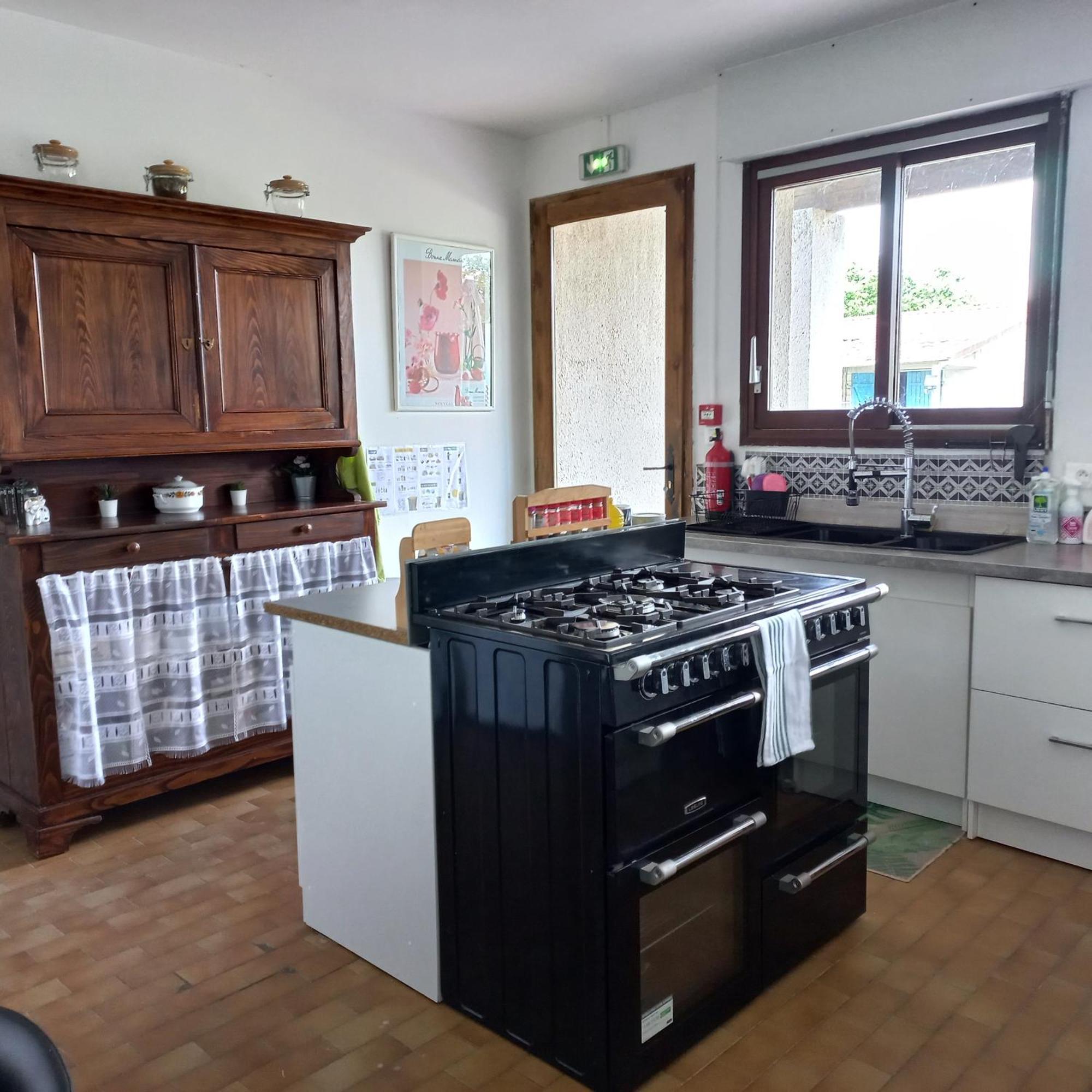 Domaine De Fontsauzine - Gites Et Chambre D'Hotes Genouille  ภายนอก รูปภาพ