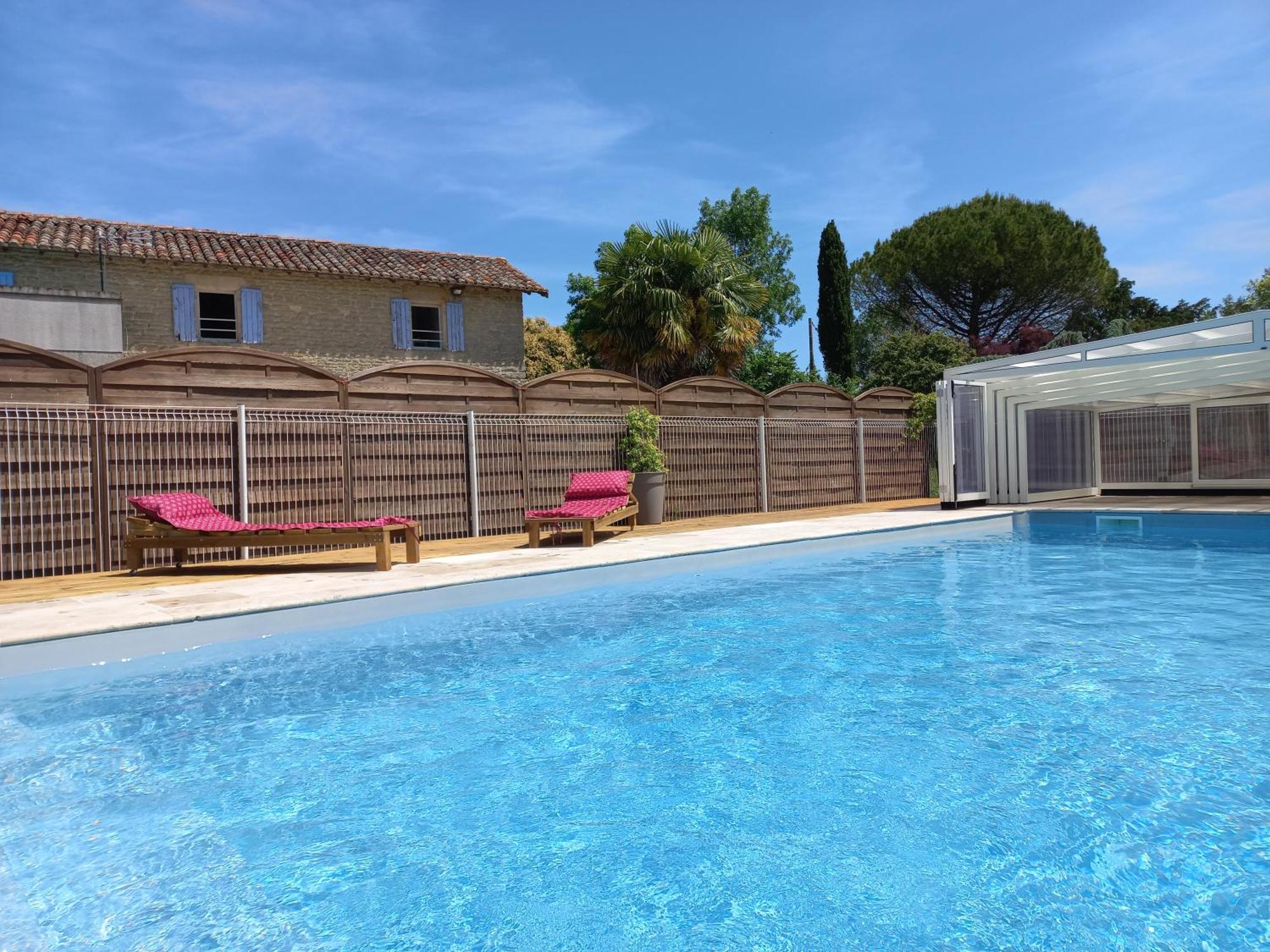 Domaine De Fontsauzine - Gites Et Chambre D'Hotes Genouille  ภายนอก รูปภาพ